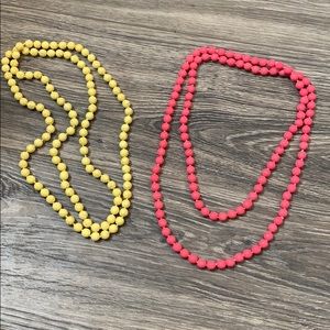 Set of 2 Women’s beaded necklaces